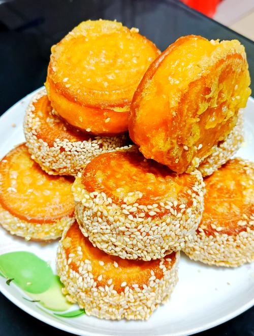 南瓜饼饼怎么做_南瓜饼的南瓜饼的做法_酥脆金黄南瓜饼圈​